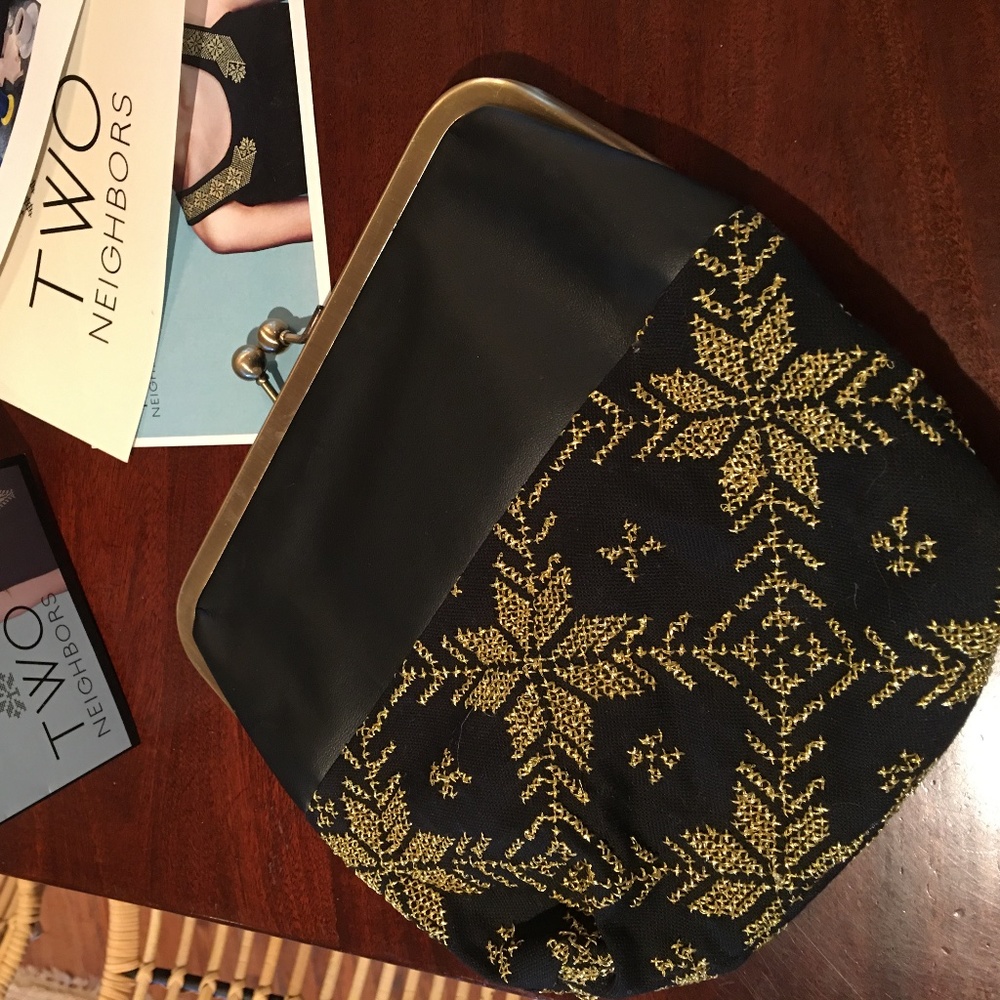 Two Neighbors clutch